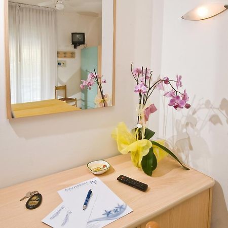 Hotel Ferrara Cattolica Esterno foto