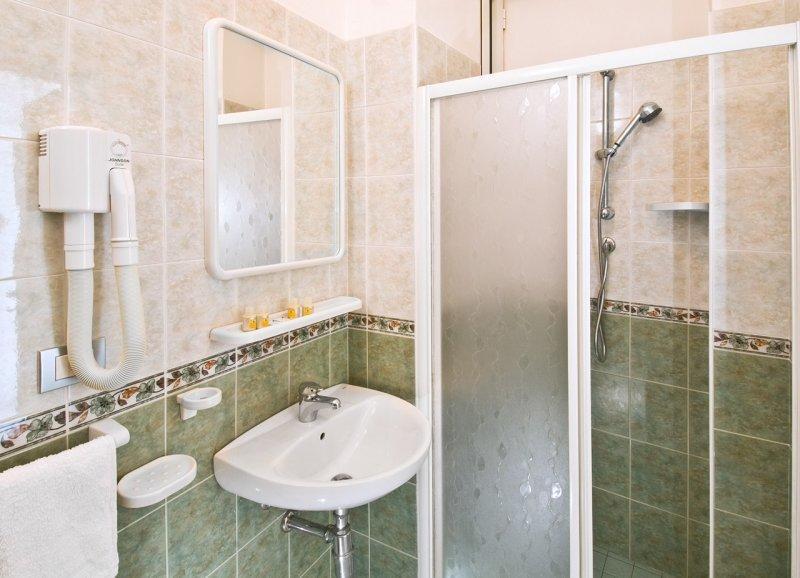 Hotel Ferrara Cattolica Esterno foto